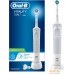 Электрическая зубная щетка Oral-B Vitality 100 Cross Action D100.413.1 (белый). Фото №1