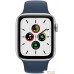 Умные часы Apple Watch SE 40 мм (алюминий серебристый/синий омут спортивный). Фото №2